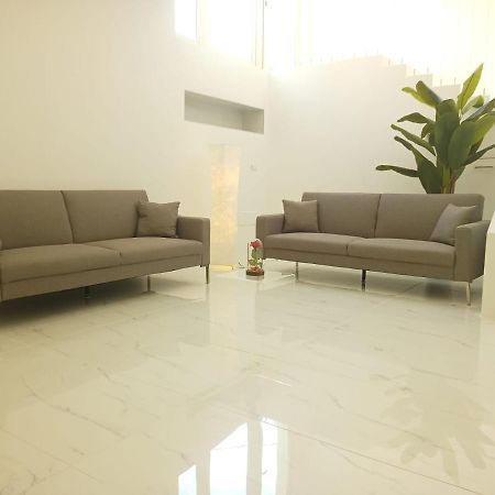 Elegant Basement Suite 오로세 외부 사진