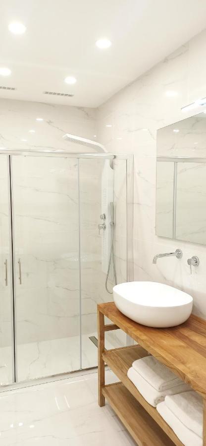 Elegant Basement Suite 오로세 외부 사진