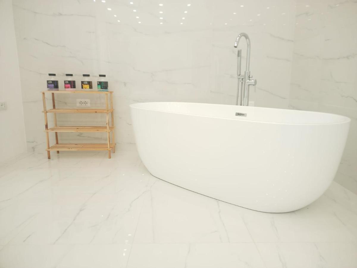 Elegant Basement Suite 오로세 외부 사진
