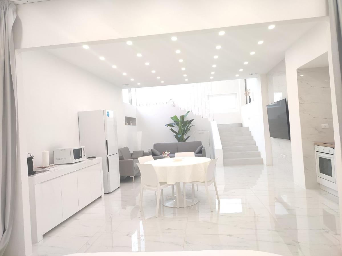 Elegant Basement Suite 오로세 외부 사진