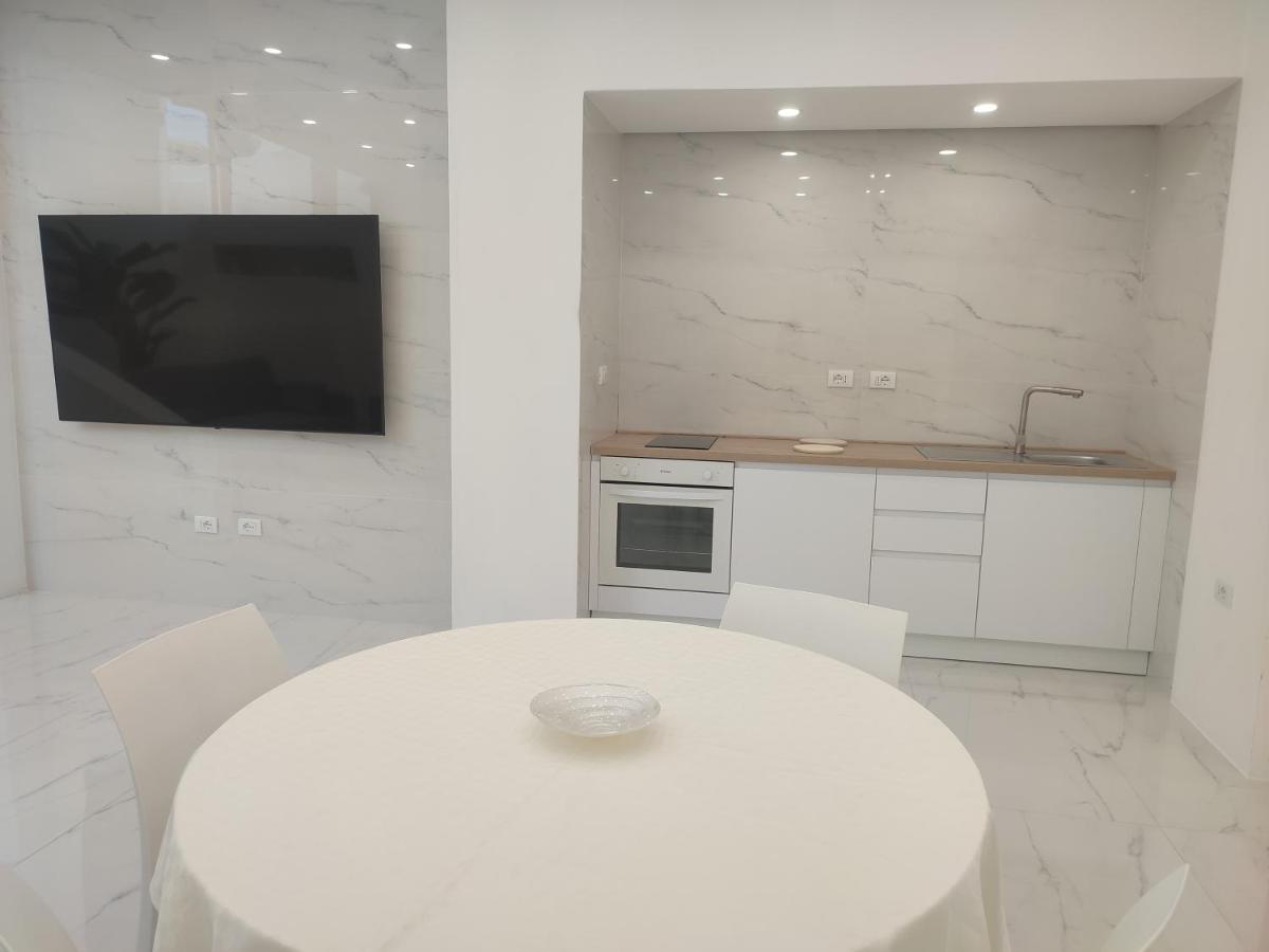 Elegant Basement Suite 오로세 외부 사진